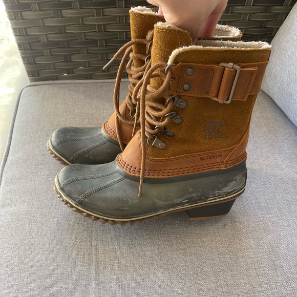 SOREL size 5.5 kids snow boots - Picture 2 of 6